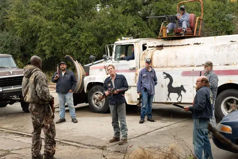 Местные — кадр 10