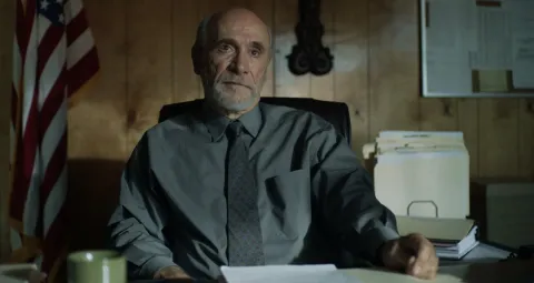 В клетке — кадр 11