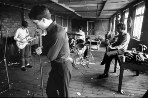 Joy Division / Джой Дивижн — кадр 3