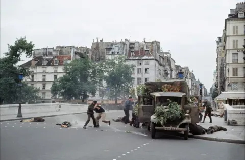 Горит ли Париж? — кадр 8