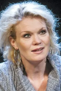Мей Оулунд