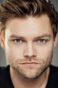 Юлиан Мау