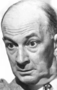 Леон Эррол