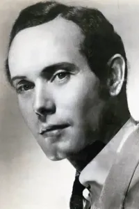 Леонард Эллиотт