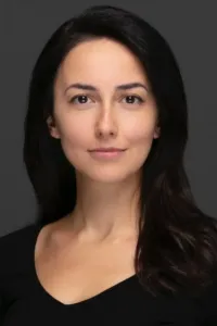 Эзги Ай