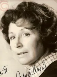 Нина Попеликова