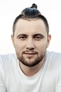 Станислав Капралов